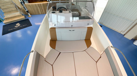 beneteau_flyer_6_spacedeck_bc182222_7_2.jpg