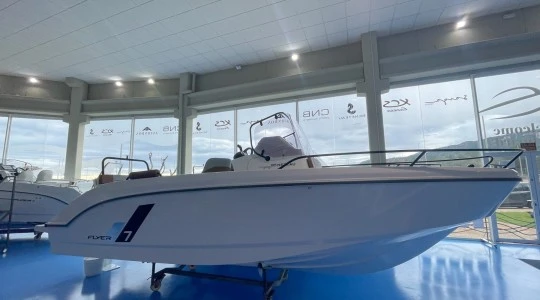 Beneteau Flyer 7 SpaceDeck