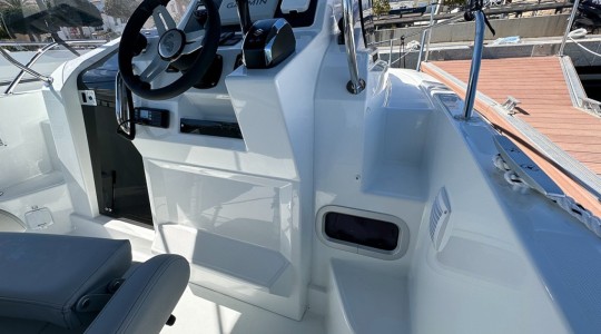 beneteau_flyer8sundeck_llevant_8.jpg