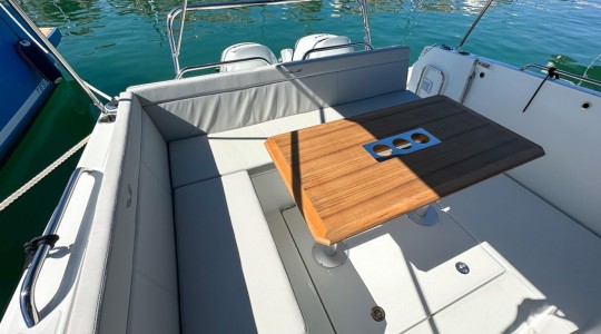 beneteau_flyer9sundeck_mestral_5.jpg