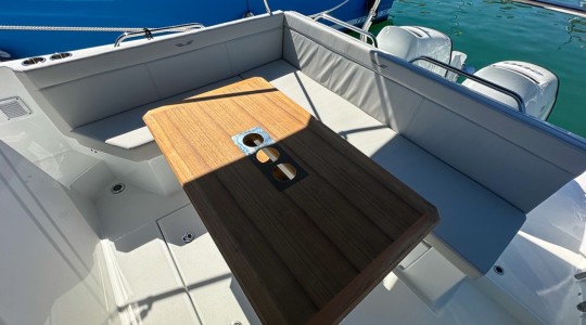 beneteau_flyer9sundeck_mestral_6.jpg