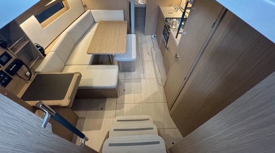 beneteau_oceanis_37_1_bc187922_12.jpg