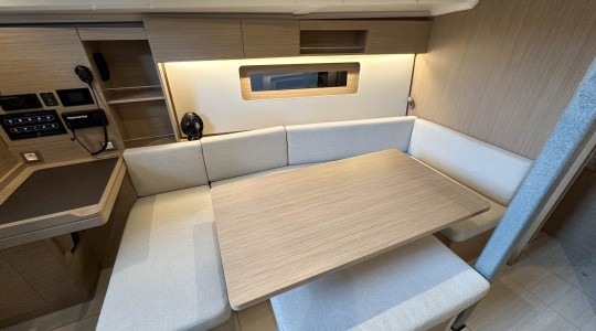 beneteau_oceanis_37_1_bc187922_18.jpg