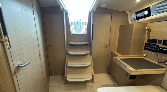 beneteau_oceanis_37_1_bc187922_22.jpg
