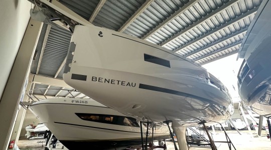 beneteau_oceanis_37_1_bc187922_25.jpg