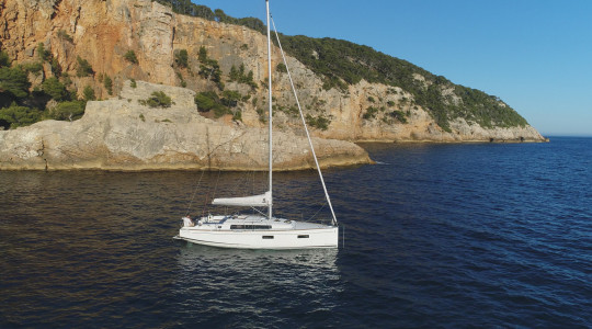 foto_catalogo_beneteau_oceanis_38_1_05_fondear_en_calas.JPG