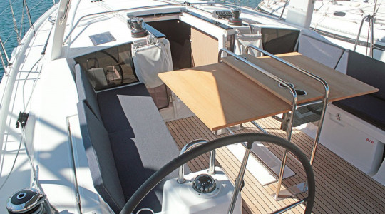 beneteau_oceanis_411_oasis_fe91c03b_4.jpg