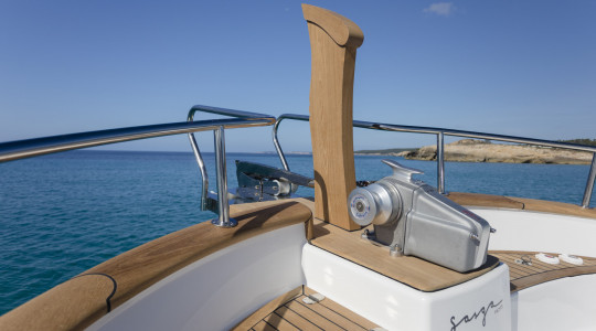 foto_catalogo_sasga_yachts_menorquin_42_fb_05_detalles_proa_1.jpg
